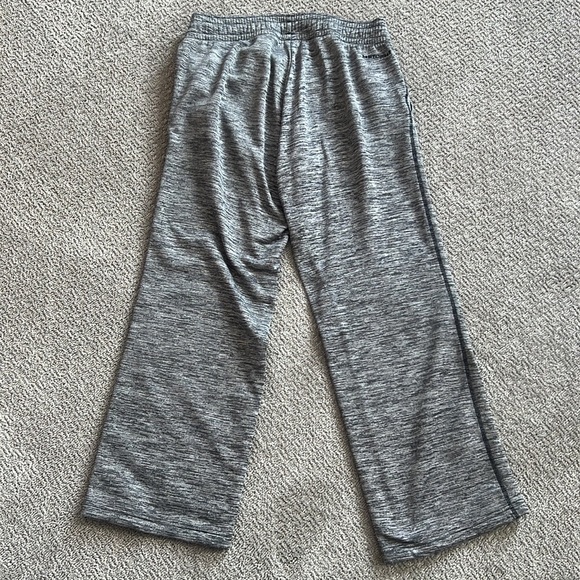 UnderArmour Women’s sweatpant - Picture 2 of 4